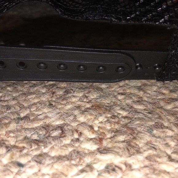 Hard Core Hunter Black Baseball Hat Mesh Back NEW NWT - Picture 4 of 4